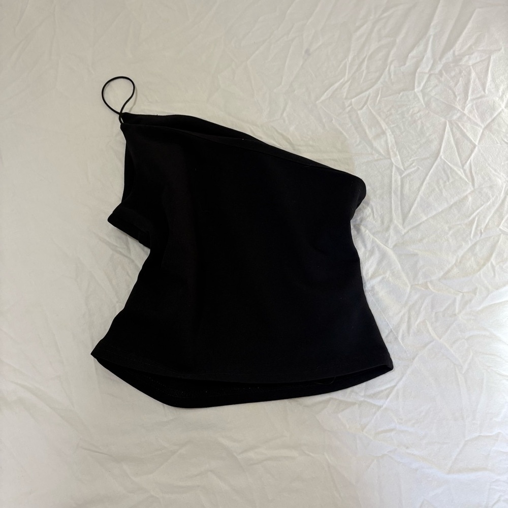 Black One-Shoulder Top
